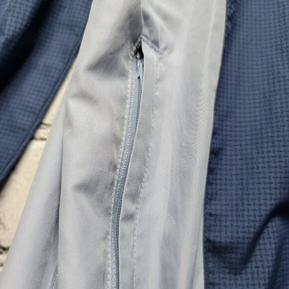 illumiNite Two Tone Blue Windbreaker Full Zip Jacket Zip Pockets Size S? - Picture 8 of 13